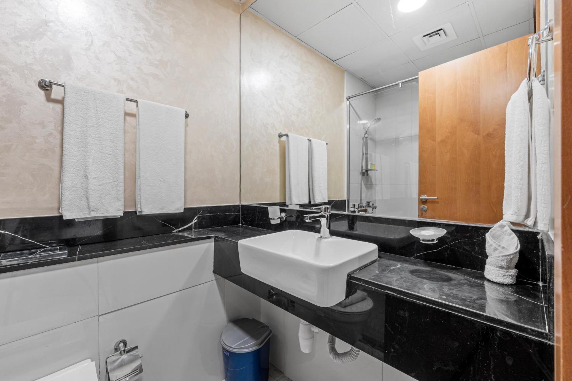 Unlock Waters Edge Apartamento Dubai Exterior foto